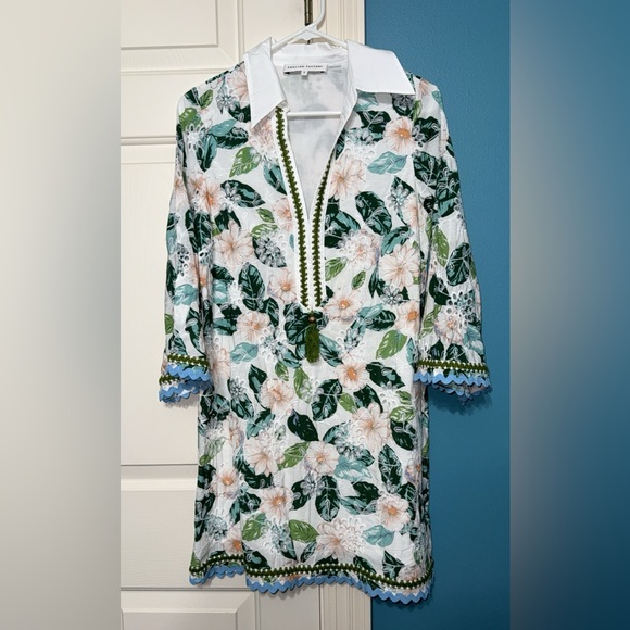 Dress - Picture 1 of 2